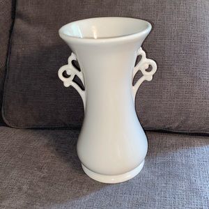 Vintage White Cream Abingdon Scroll Design Double Handle Vase.